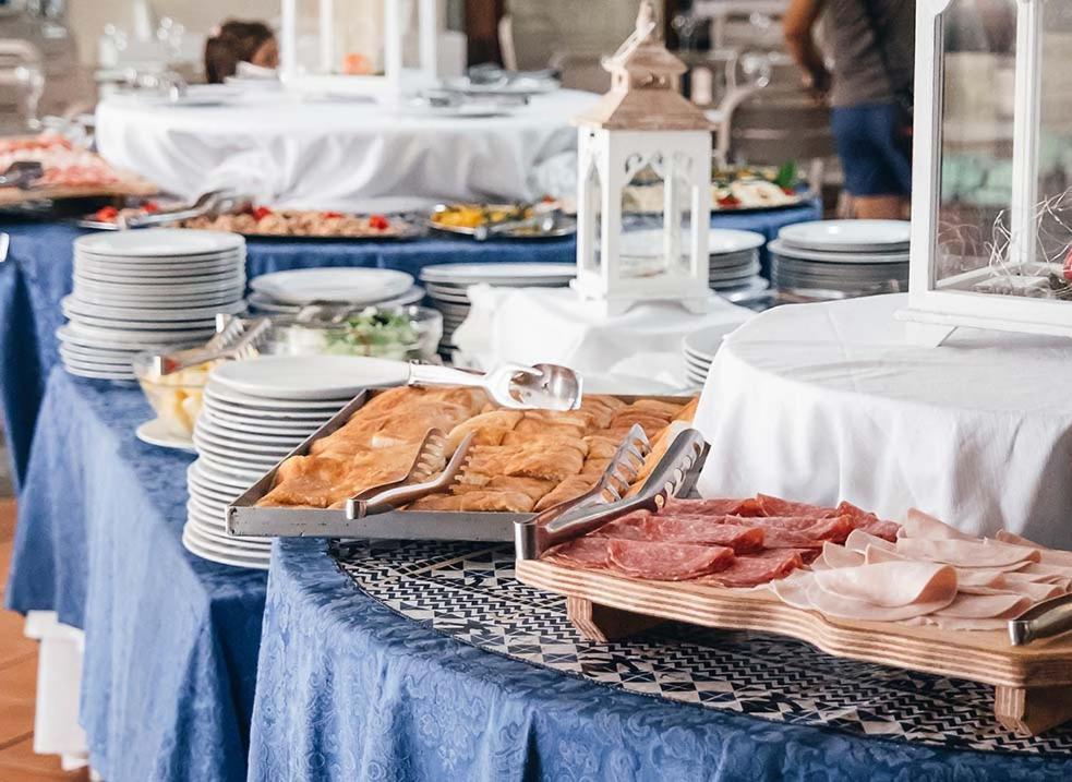 Zeta Club San Teodoro Le Rose Hotel Kültér fotó