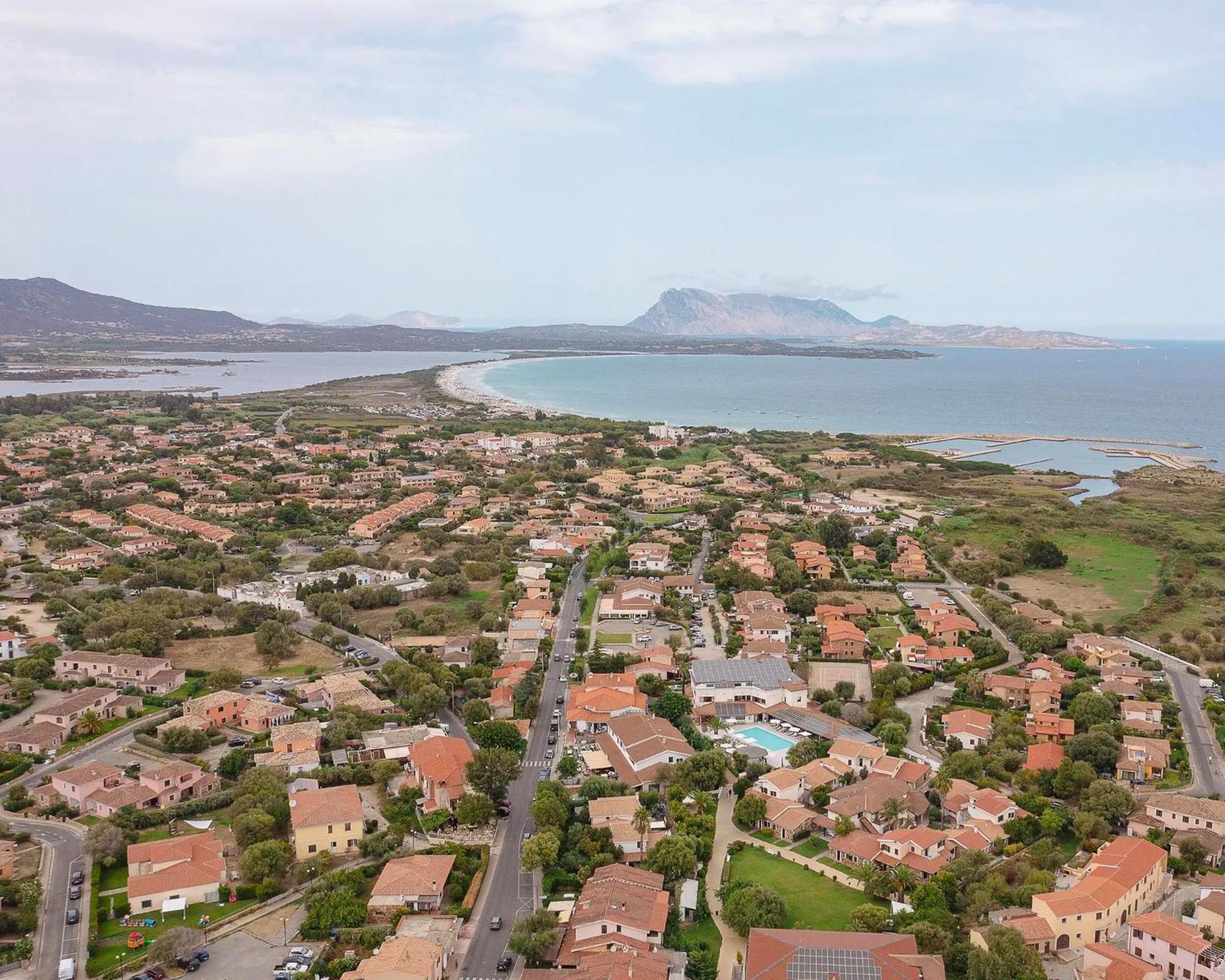 Zeta Club San Teodoro Le Rose Hotel Kültér fotó
